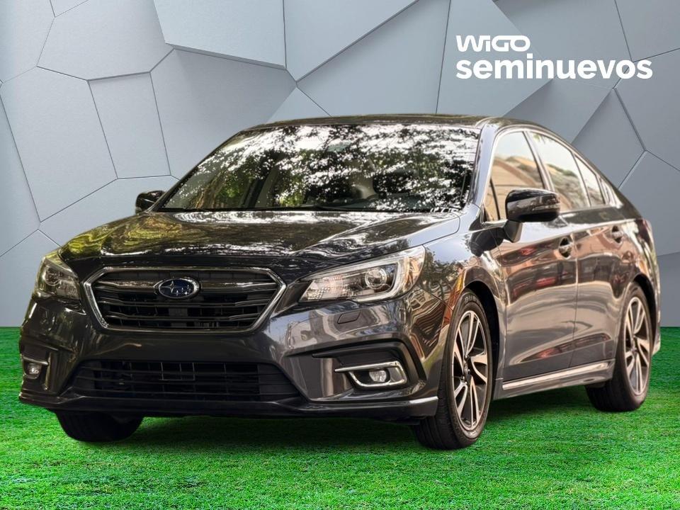 Sedan Subaru Legacy